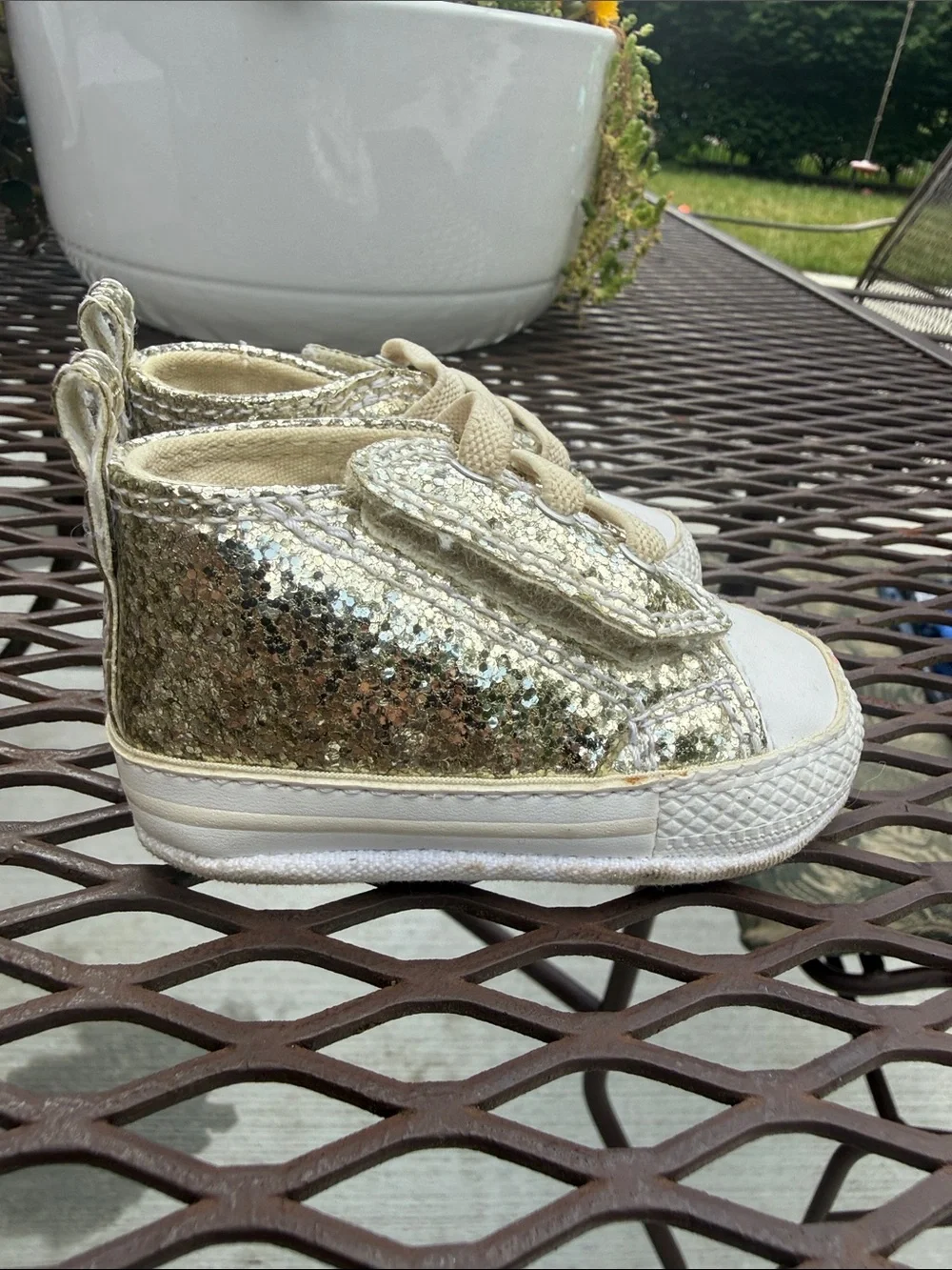 Converse Baby Gold Sparkly Crib Shoes Velcro Closure Size US 1
